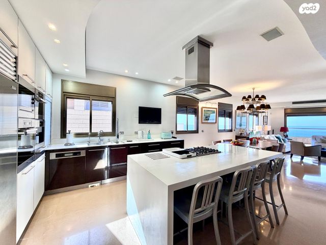 גג/ פנטהאוז, בני בנימין 47, גלי הים, נתניה