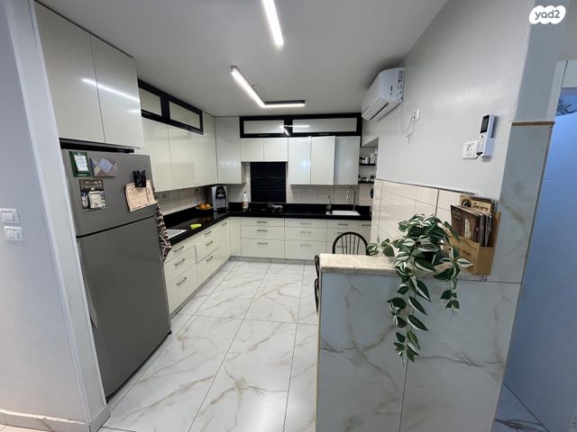 דירה, רבי שמעון בר יוחאי, אחוזת ברכפלד, מודיעין עילית