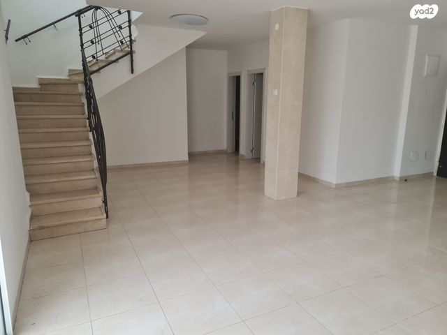 דו משפחתי, שלום עליכם, מגדל העמק