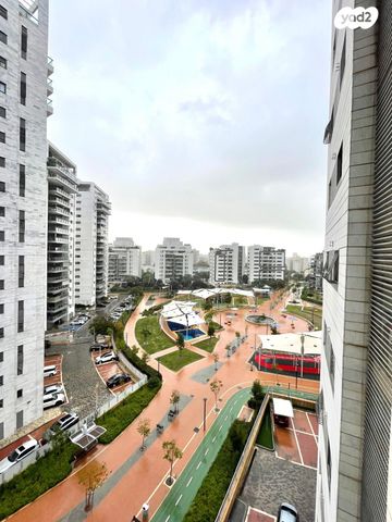 דירה, פרופ' אפרים קציר, רחובות המדע, רחובות