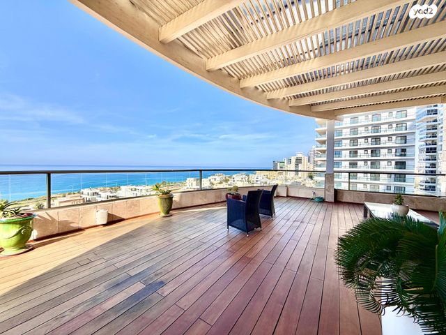 גג/ פנטהאוז, בני בנימין 47, גלי הים, נתניה