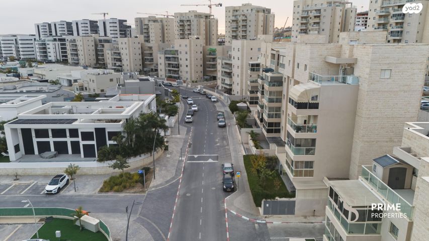 דירה, הרב אברהם קוק 21, השחר, דימונה