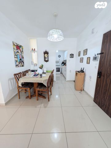 דירה, אהרון גולדשטיין, בורוכוב, גבעתיים