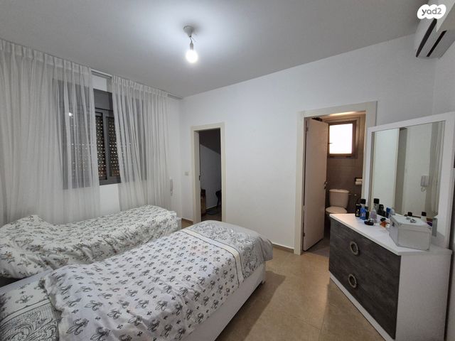 דירה, נצר חזני, נתיבות מערב, נתיבות