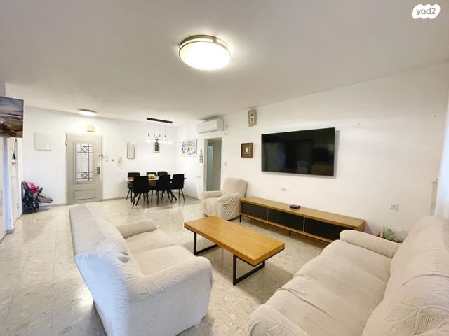 דירה, רא"ל מוטה גור, היובל, שרונה, רחובות