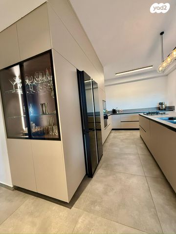 דירה, חיים לבב, יצחק שמיר, נהריה