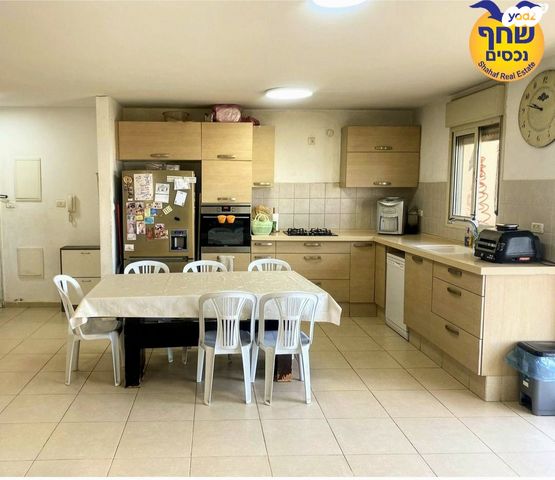 דירה, גליל, גבעת טל, אלפי מנשה