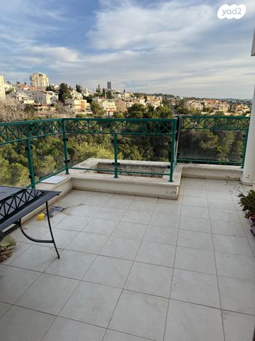 דופלקס, שדרות אבא חושי, חיפה