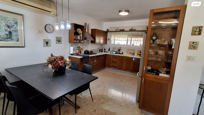 בית פרטי/ קוטג', רפאל דה לה פרגולה, גילה, ירושלים