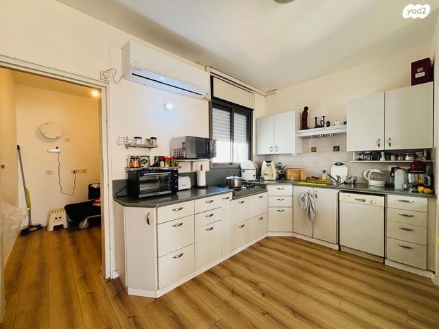 דירה, אוסקר שינדלר, הגבול רוטשילד, בת ים