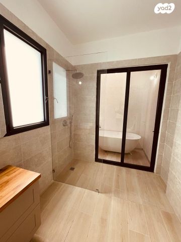 בית פרטי/ קוטג', הלילך, נווה הפרחים, עתלית