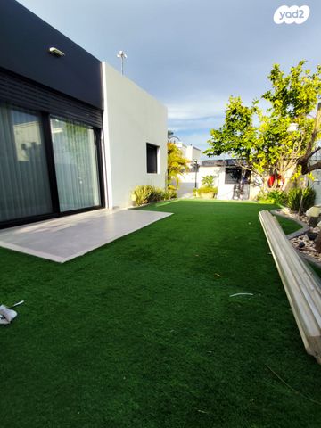 בית פרטי/ קוטג', המוזיקה, שדרות