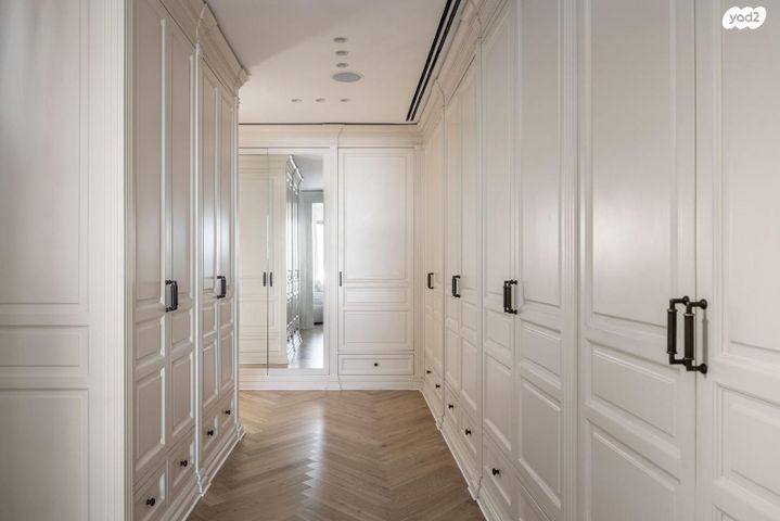 דירה, ניסים אלוני, צמרות איילון, פארק צמרת, תל אביב יפו