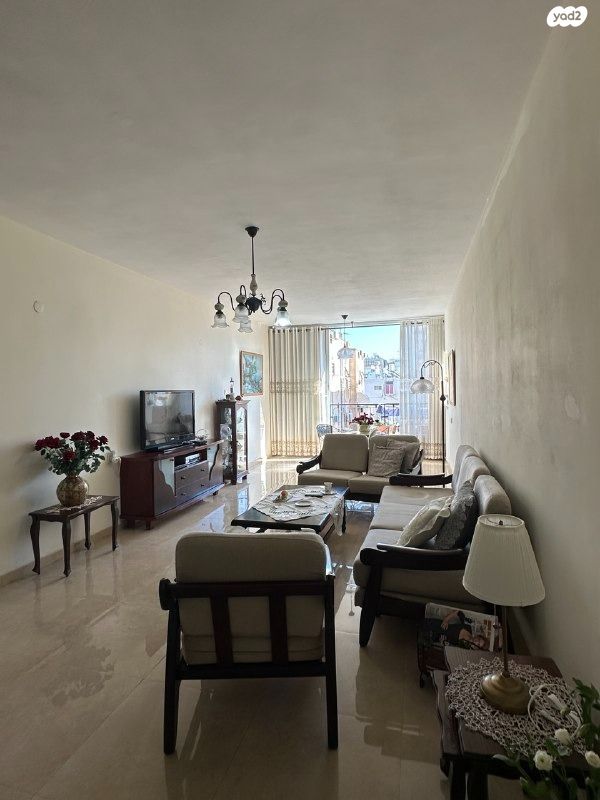 דירה, בית וגן, לב העיר, בת ים