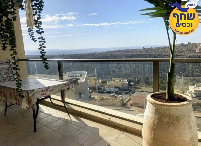 דירה, גליל, גבעת טל, אלפי מנשה