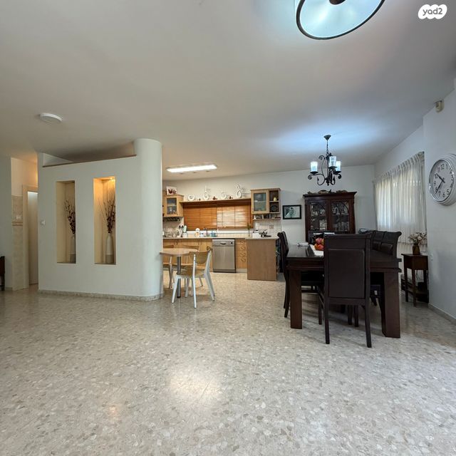 דו משפחתי, התאנה, מרכז שפירא, מרכז שפירא