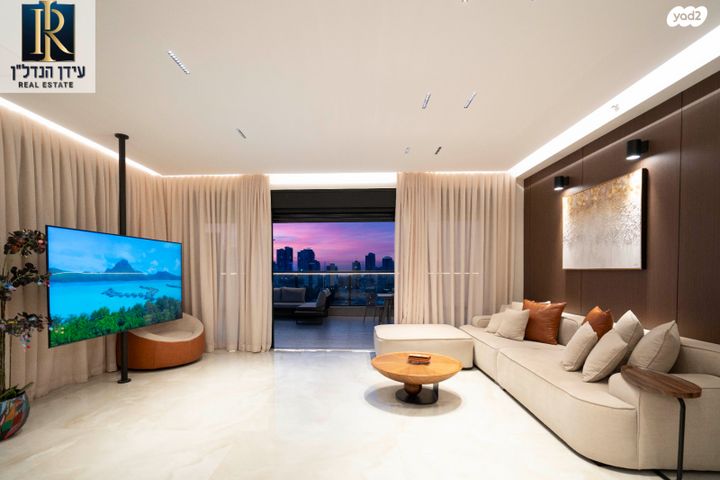 גג/ פנטהאוז