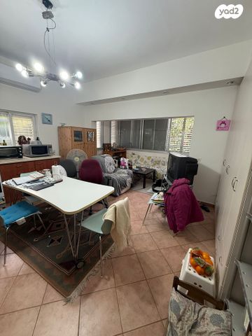 דירת גן, הל"ה, גבעתיים