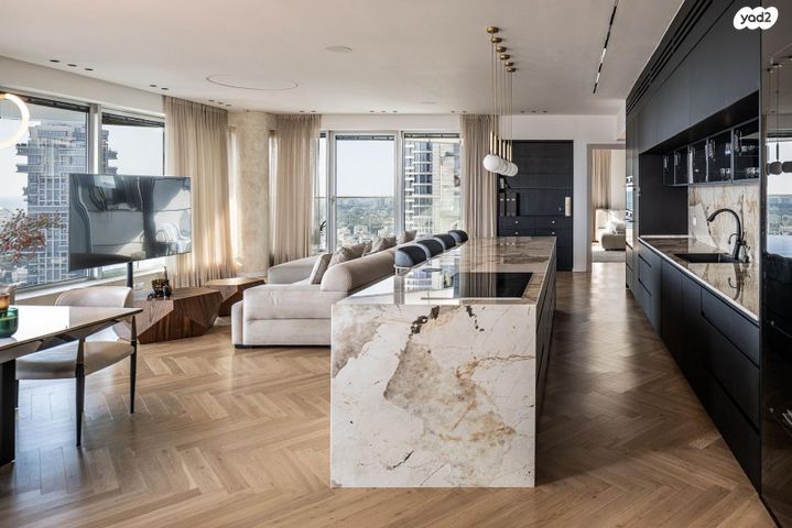 ניסים אלוני 