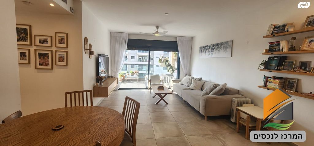 דירה, יעקב תמרי, רחובות