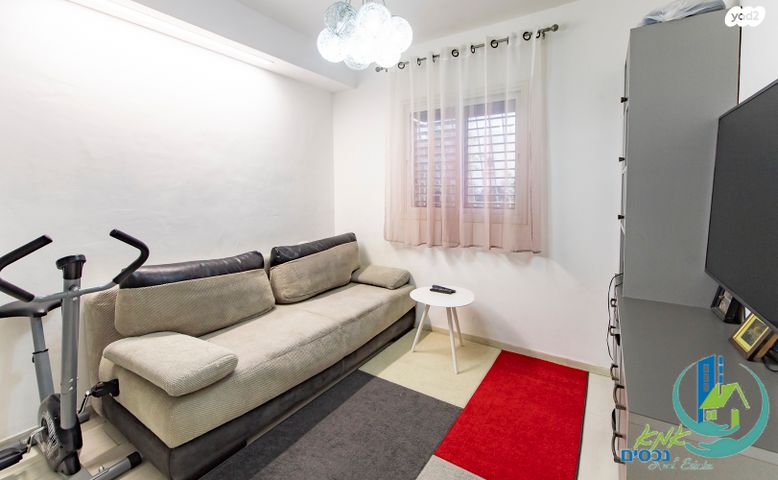 דירה, רבי יהודה הנשיא, פתח תקווה