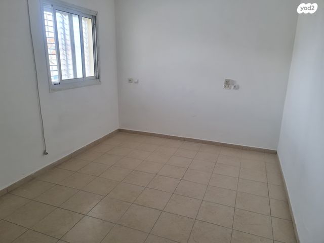 דו משפחתי, שלום עליכם, מגדל העמק