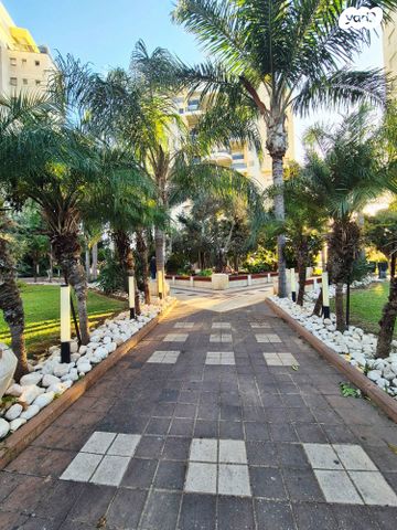 דירה, מעגל השלום, קרית חתני פרס נובל, ראשון לציון