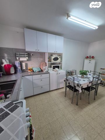 דירה, דוד המלך 303, קרית ארבע