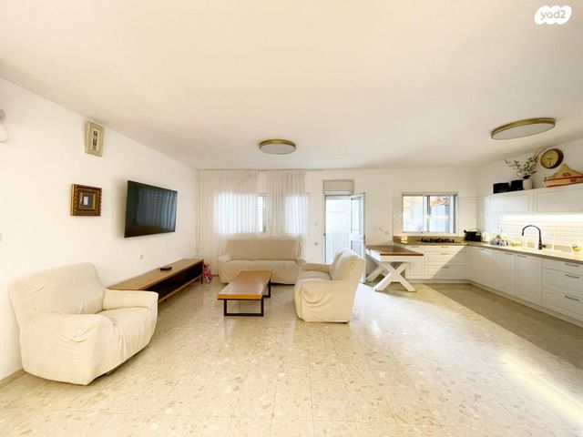 דירה, רא"ל מוטה גור, היובל, שרונה, רחובות