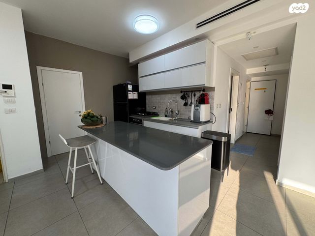 דירה, דוכיפת, הציפורים, מודיעין מכבים רעות