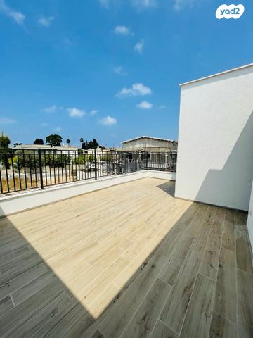 בית פרטי/ קוטג', הלילך, נווה הפרחים, עתלית