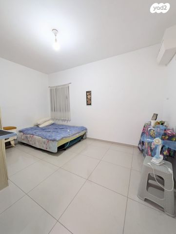 דירה, אהרון גולדשטיין, בורוכוב, גבעתיים