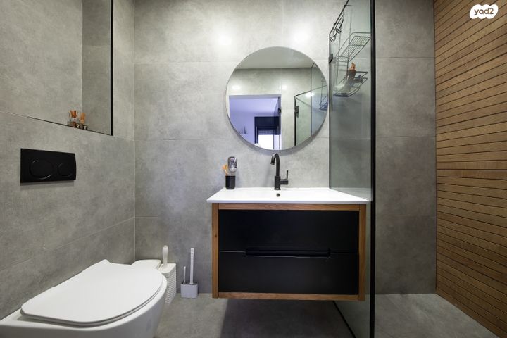 דירה, דבורה עומר, נאות שמיר, יבנה