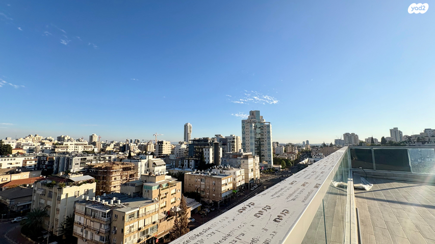 גג/ פנטהאוז, המעגל, פועלי הרכבת, גבעתיים