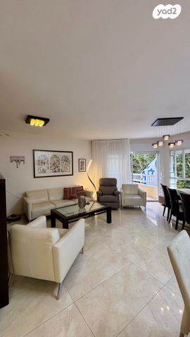 טריפלקס, זאב שוהם, נעמ"ת, חיפה