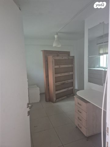 דירת גן, האיסיים, שכונה ד', באר שבע