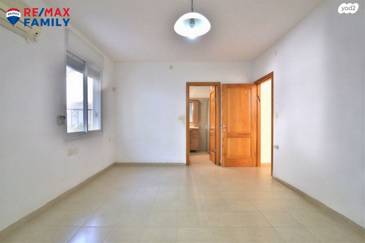 דו משפחתי, דובדבן 6, הפרפר, קרית ביאליק