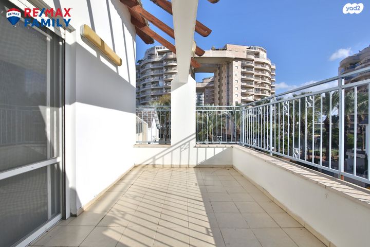 דו משפחתי, דובדבן 6, הפרפר, קרית ביאליק