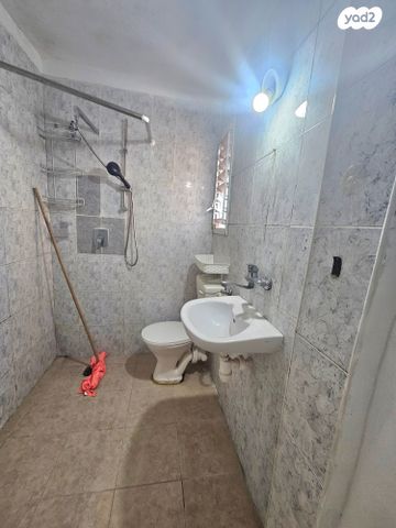 דירת גן, ביל"ו, פרוסטיג, קרית אתא