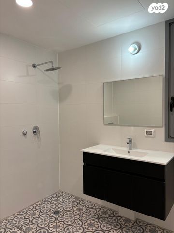 דירה, התחייה, כפר סבא