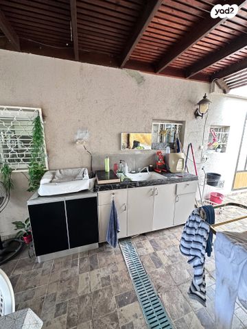 דו משפחתי, הנרייטה סולד, גבעה א', שביט, קרית אתא