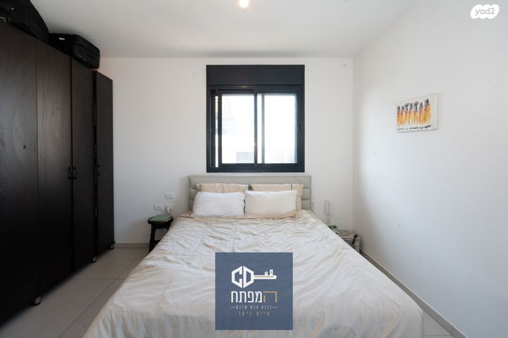 דירה, רבקה גובר, הרצליה