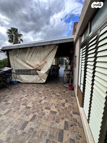 דו משפחתי, הנרייטה סולד, גבעה א', שביט, קרית אתא