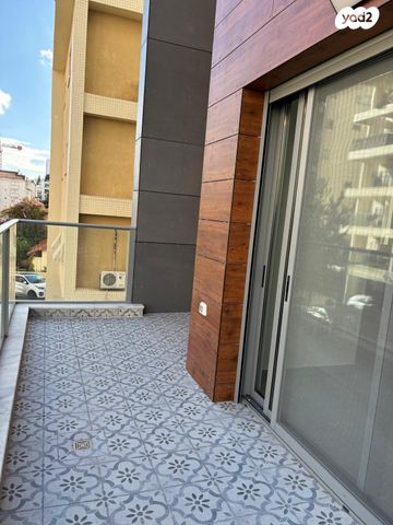 דירה, התחייה, כפר סבא