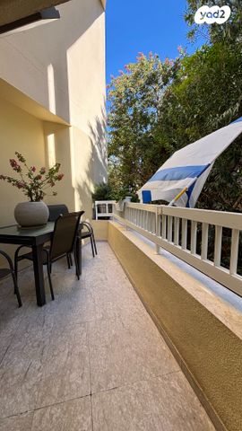 טריפלקס, זאב שוהם, נעמ"ת, חיפה