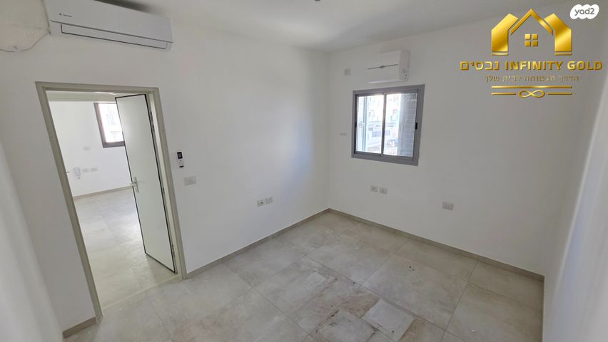 דירה, רקפת 6, הפרחים, חריש