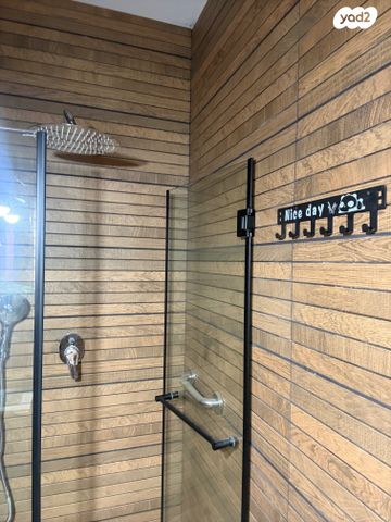 דירה, החלוצים 11, רובע הקריה, הסיטי, אשדוד