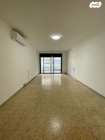 דירה, וייצמן, עיר, מרכז העיר, נהריה