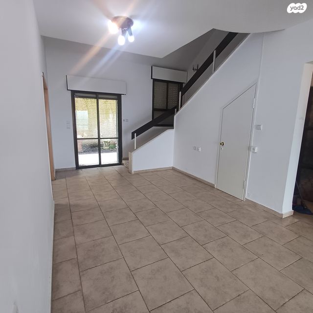 דופלקס, הנרייטה סולד, כרמל מרכזי - שד' קיש, חיפה