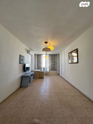 חומה ומגדל 38